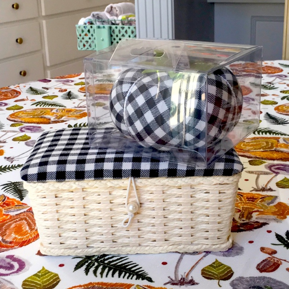NWT Sewing basket and collectible pincushion